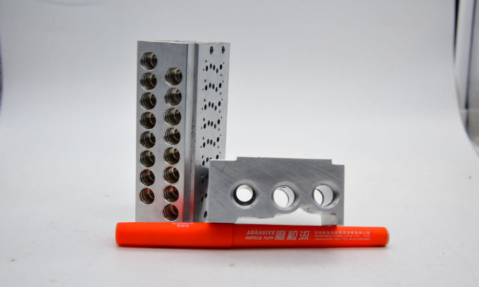 閥體<a href='http://www.yuncfy.cn' target='_blank'><u>交叉孔去毛刺</u></a>，是令人十分苦惱的事情。一來閥體交叉孔多，二來交叉孔毛刺不像表面毛刺那樣容易接觸，所以，如果用人工對閥體<a href='http://www.yuncfy.cn' target='_blank'><u>交叉孔去毛刺</u></a>，十分緩慢。